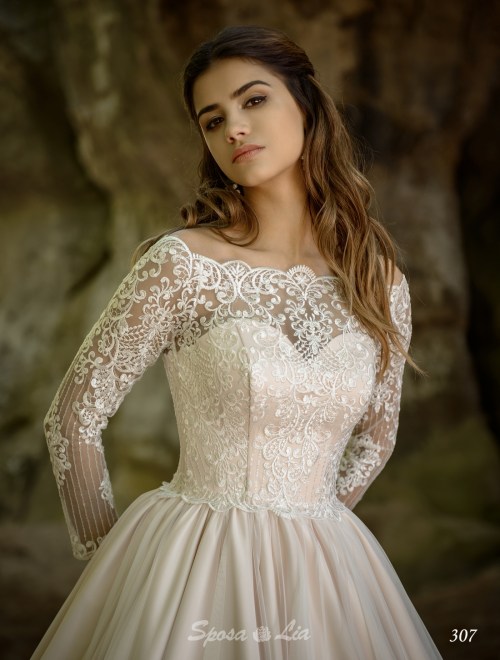 https://www.sposa-lia.com/images/stories/virtuemart/product/307      (2).jpg